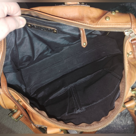 BE&D BROWN LEATHER HANDBAG WITH HANDLES AND CROSS BODY STRAP SUPER CLEAN! - Picture 15 of 16